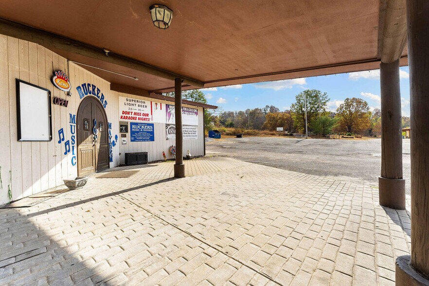 More Photos Of 76 Wright Hill Lane, Pineville Restaurant For Sale