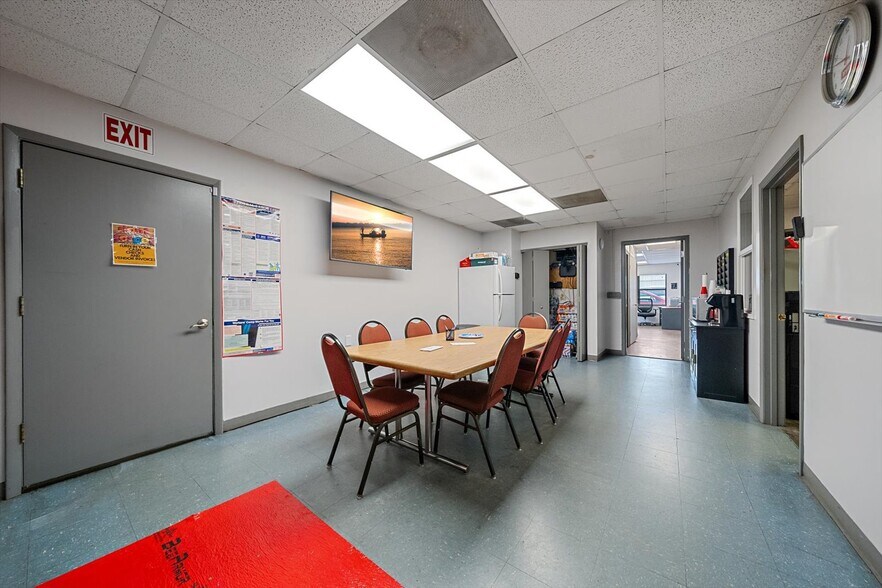 More Photos Of 2311 Whitfield Industrial Way, Sarasota Warehouse For Sale
