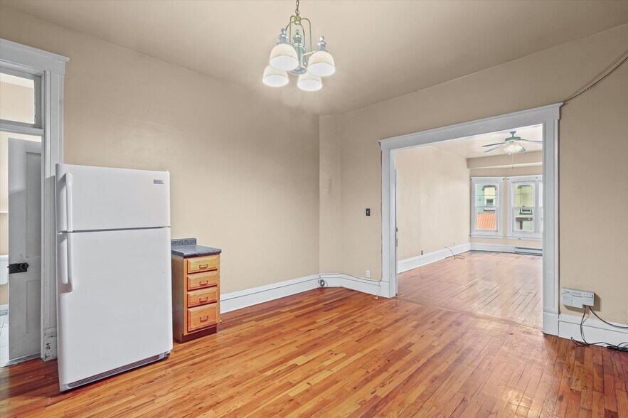 More Photos Of 125 S Market St, Paxton Specialty For Sale