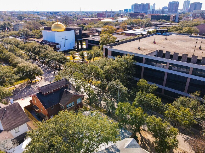 More Photos Of 3718 Mount Vernon St, Houston Office For Lease