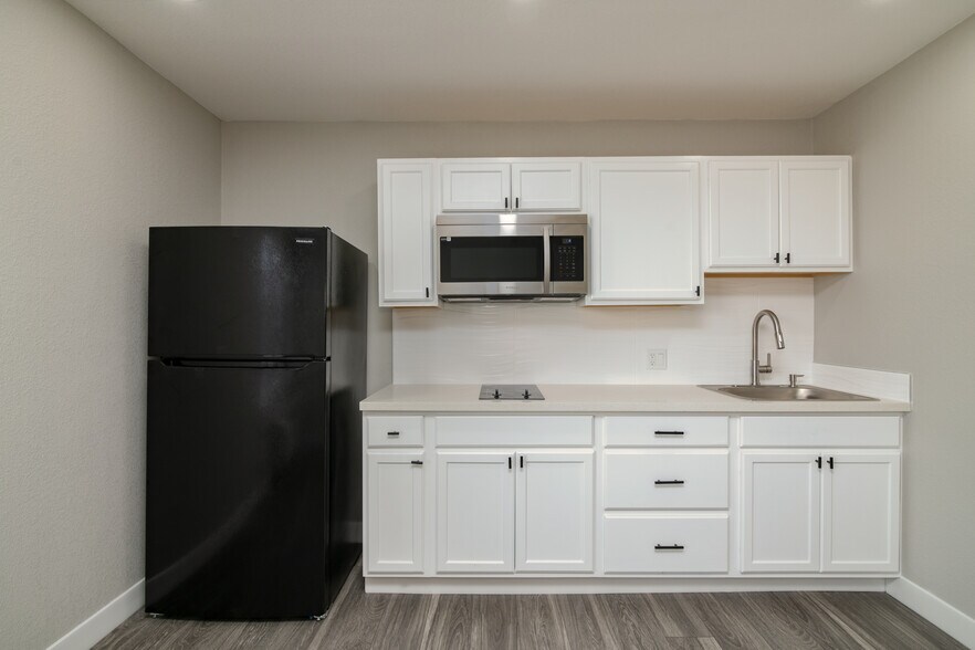 More Photos Of 3211 S 79th East Ave, Tulsa Apartments For Sale