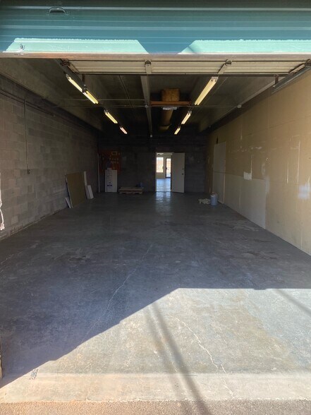 More Photos Of 7618 Boeing Dr, El Paso Office For Lease