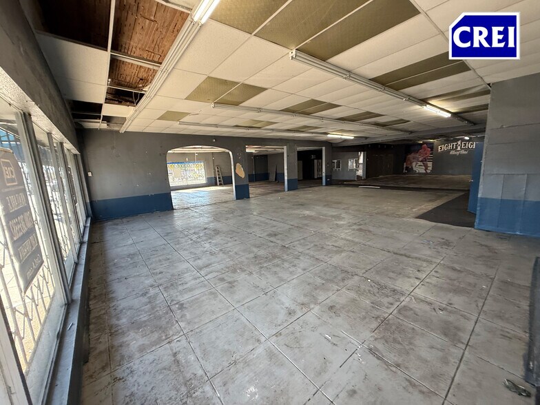 More Photos Of 215 Chatsworth Dr, San Fernando Freestanding For Lease