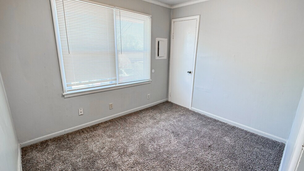 More Photos Of 1104 N Scott Ave, Belton Apartments For Sale