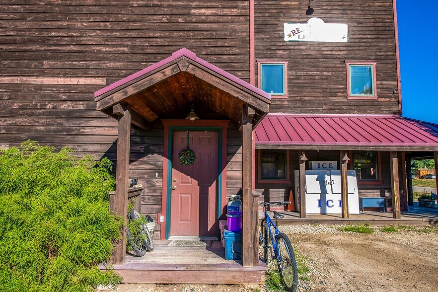 More Photos Of 81 Gillaspey Ave, Crested Butte General Retail For Sale