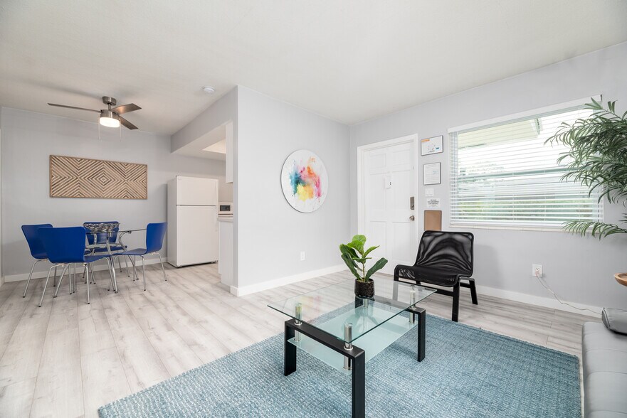 More Photos Of 820 NE 21st Dr, Wilton Manors Apartments For Sale