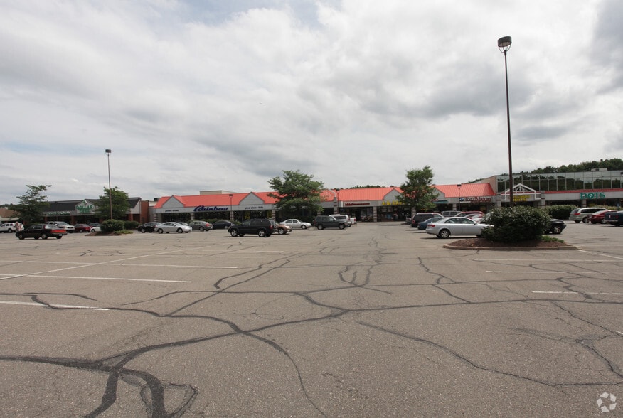 More Photos Of 412 Middle Tpke W, Manchester Unknown For Lease