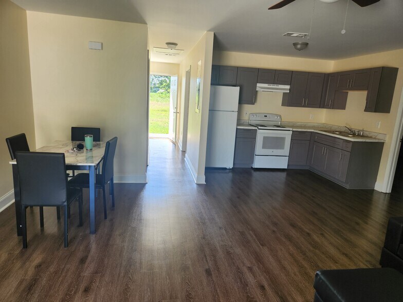 More Photos Of 106 Ronald Pride Blvd, Fort Valley Specialty For Sale