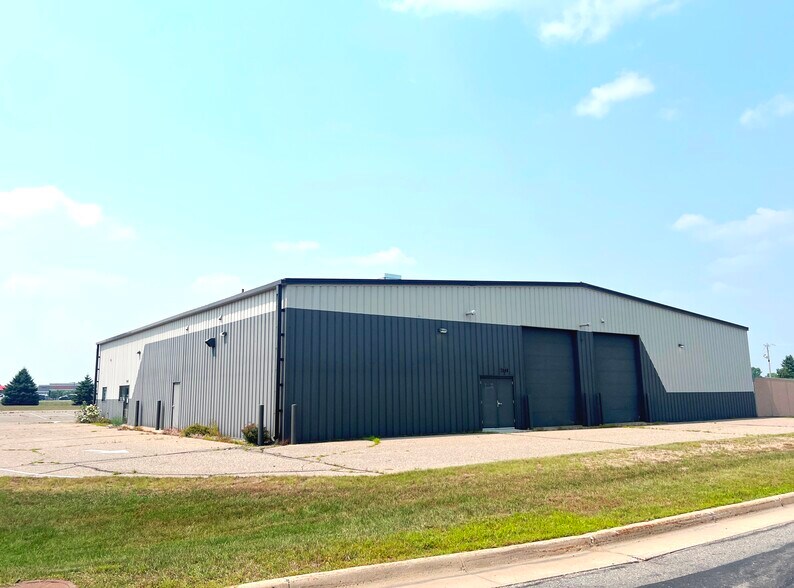 More Photos Of 7548 Industrial Park Rd, Baxter Warehouse For Lease