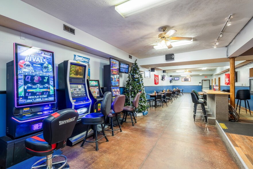 More Photos Of 1600 State St, Blair Restaurant For Sale