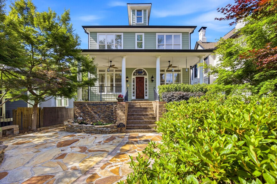 More Photos Of 574 East Ave NE, Atlanta Specialty For Sale