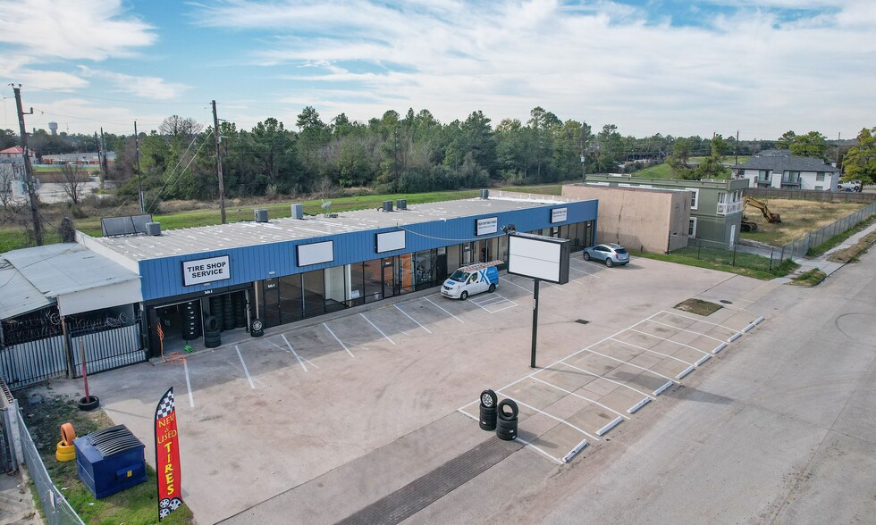 Primary Photo Of 527 Barren Springs Dr, Houston Storefront Retail Office For Sale