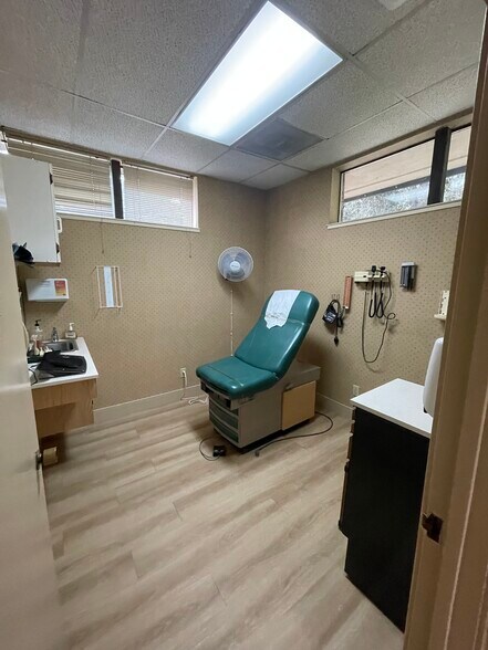 More Photos Of 123 S Commerce St, Stockton Healthcare For Lease