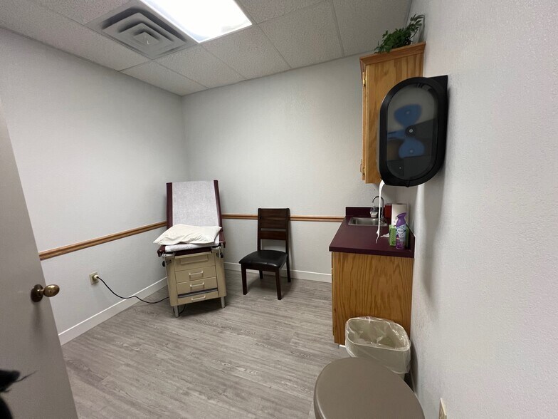 More Photos Of 609 Virginia Ave, Ponca City Healthcare For Lease