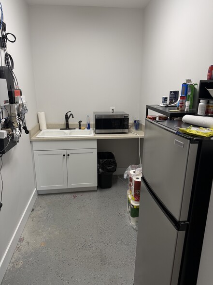 More Photos Of 924 N Tennessee St, Cartersville Office For Lease