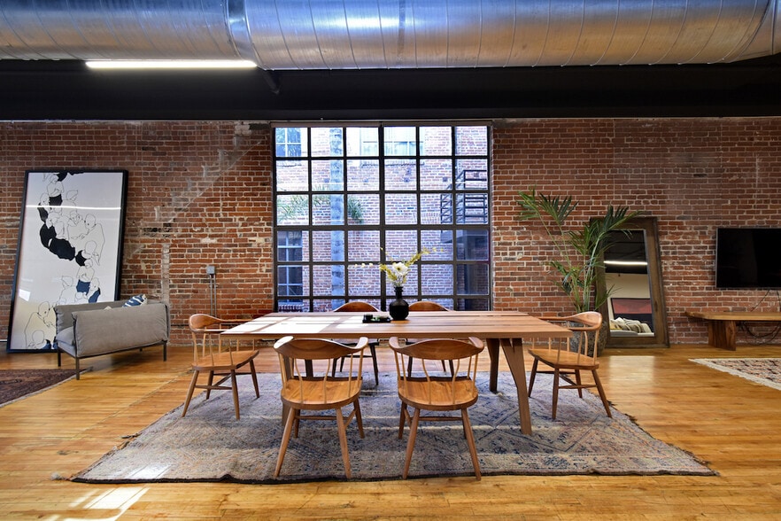 More Photos Of 500-530 Molino St, Los Angeles Office For Sale