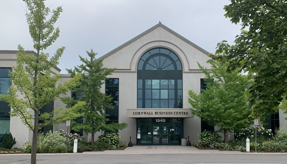 More Photos Of 1540 Cornwall Rd, Oakville Office For Lease