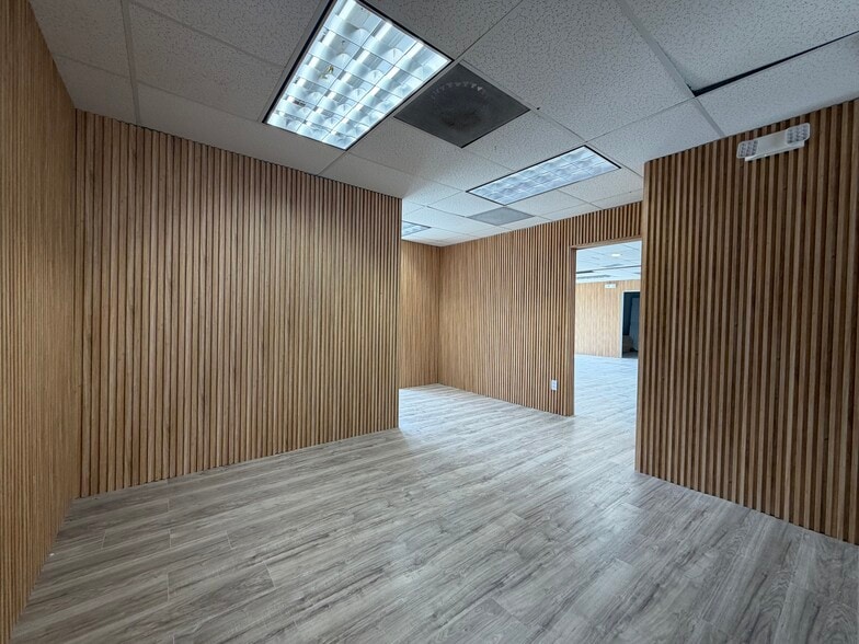 More Photos Of 3418 W Swann Ave, Tampa Office For Lease