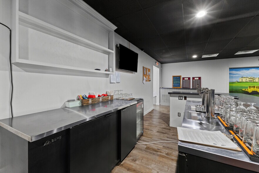 More Photos Of 184 W Main St, Dudley Freestanding For Sale