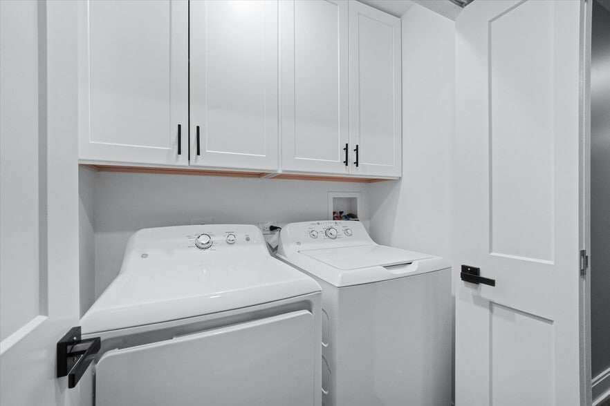 More Photos Of 1016 S State St, Lockport Apartments For Sale