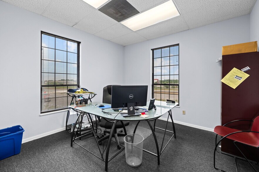 More Photos Of 4171-4193 Crescent Dr, Saint Louis Medical For Sale