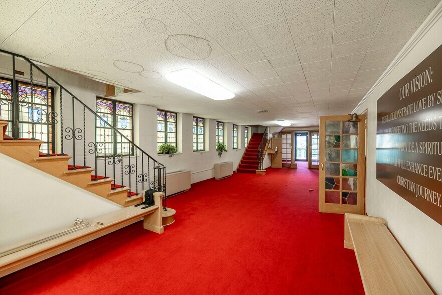 More Photos Of 856 S Green St, Wichita Religious Facility For Sale