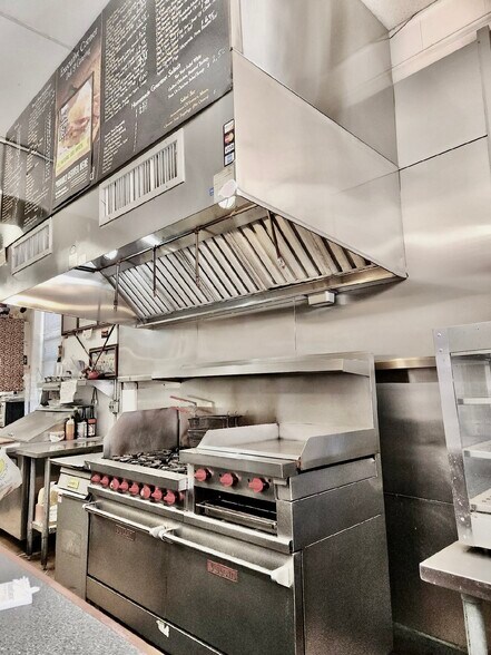 More Photos Of 229 Mill St, Greenwich General Retail For Sale