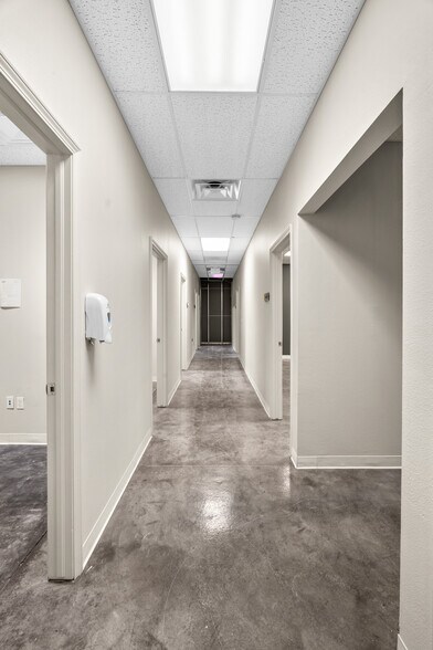 More Photos Of 2000 Lomaland Dr, El Paso Storefront Retail Office For Lease