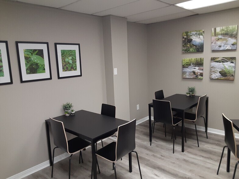 More Photos Of 108 Topeka Dr, Woodway Office Residential For Lease