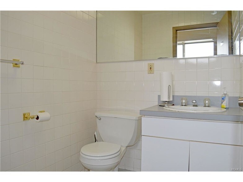 More Photos Of 30-34 New St, Nyack Storefront Retail Office For Sale