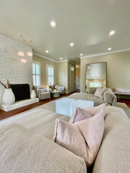 More Photos Of 216 Church St, Pensacola Office Residential For Sale
