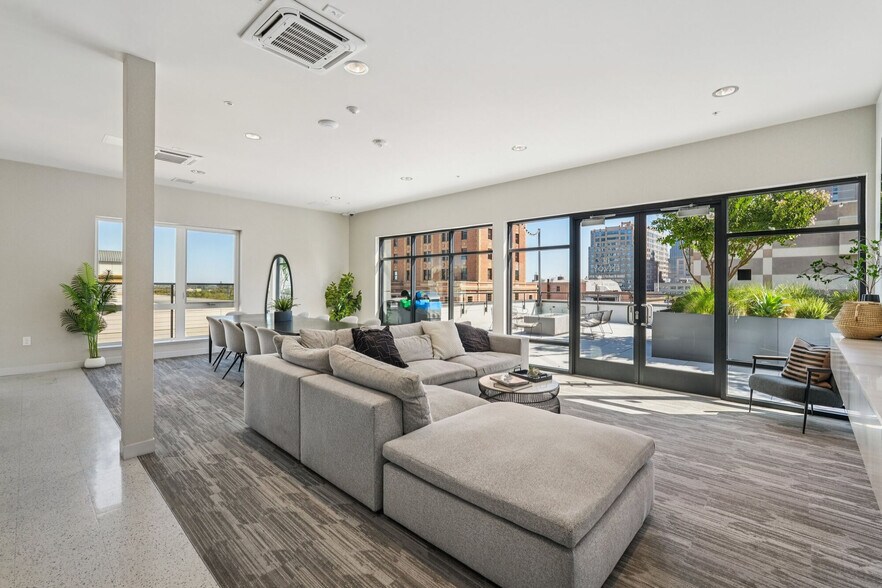 More Photos Of 1010 11th St, Sacramento Apartments For Lease