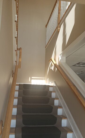 More Photos Of 27 Town Line Rd, Wethersfield Office For Lease