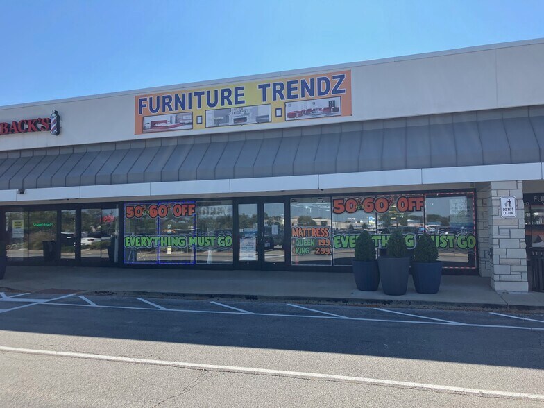 More Photos Of 4115 211th St, Matteson Storefront For Lease