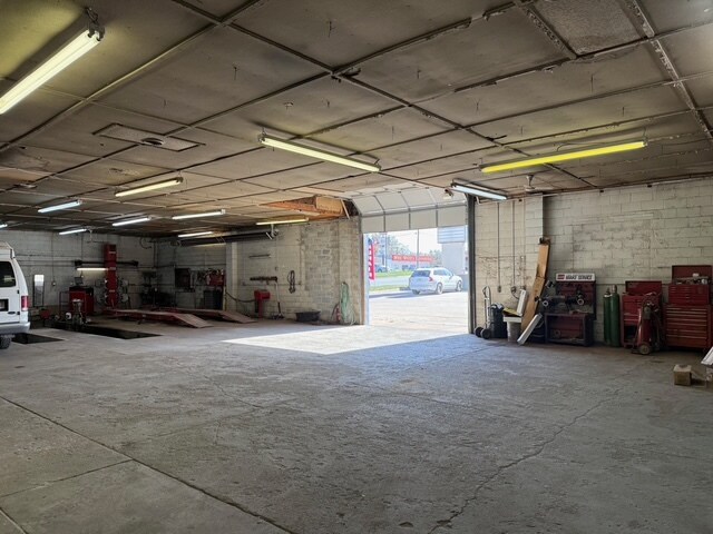 More Photos Of 1530 S 11th St, Nebraska City Auto Repair For Sale