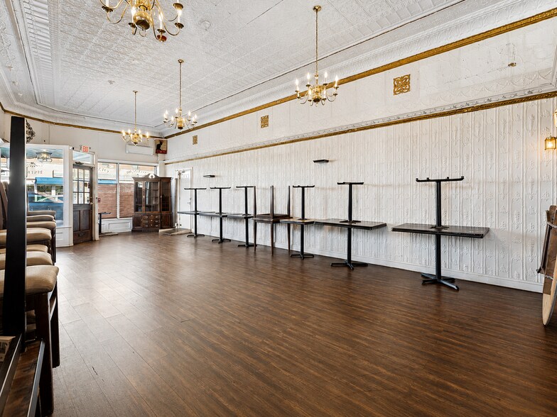 More Photos Of 228 Merrick Rd, Rockville Centre Storefront Retail Residential For Lease