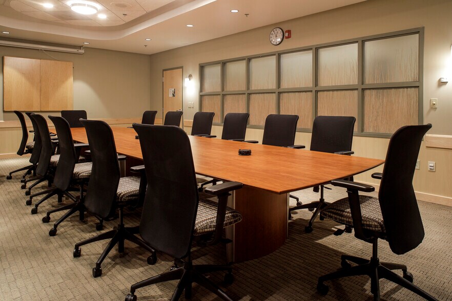 More Photos Of 620 W Erie Blvd, Syracuse Medical For Lease