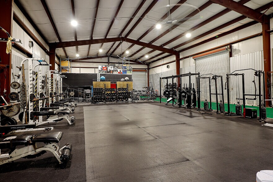 More Photos Of 32206 Tamina Rd, Magnolia Office For Lease