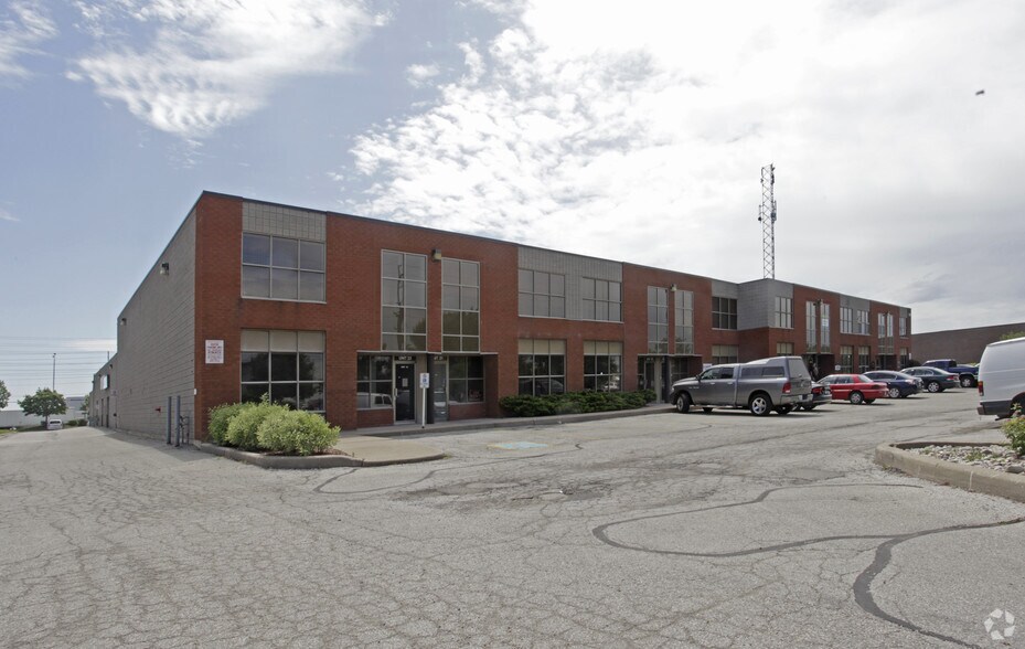More Photos Of 7015 Tranmere Dr, Mississauga Warehouse For Lease