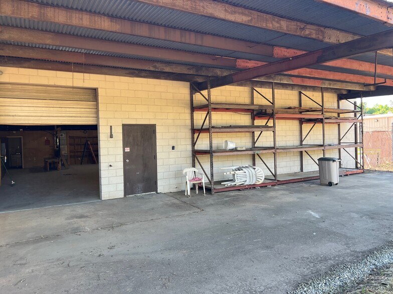 More Photos Of 5918 Coca Cola Blvd, Columbus Warehouse For Lease