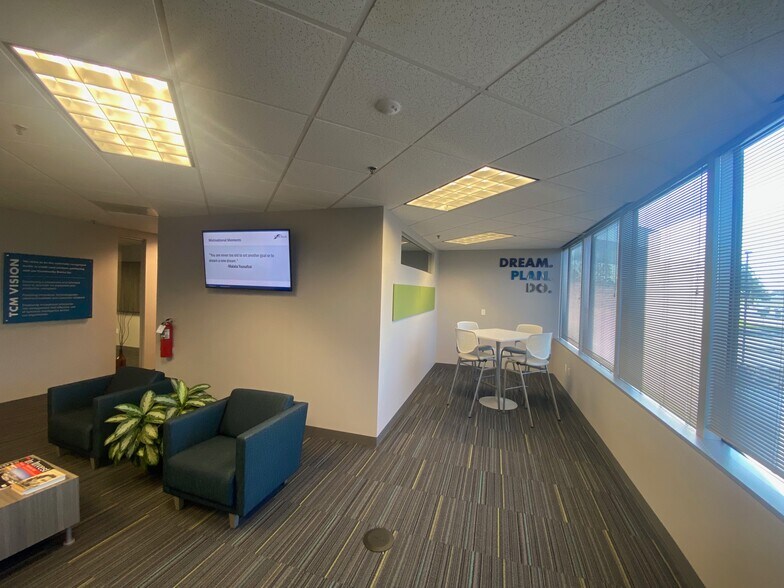 More Photos Of 3501 E Frontage Rd, Tampa Office For Lease