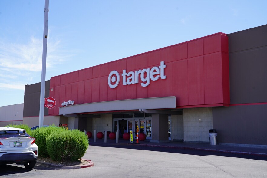 More Photos Of 601-649 N Stephanie St, Henderson Unknown For Lease