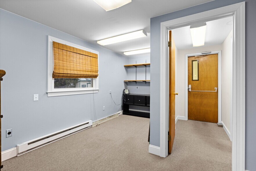 More Photos Of 521 N Derr Dr, Lewisburg Office Residential For Sale