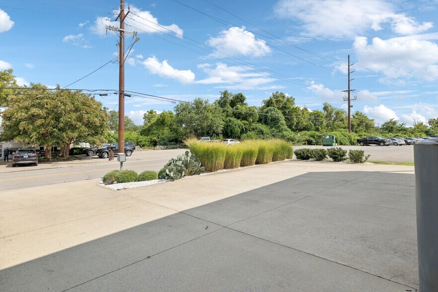 More Photos Of 2517 White Ave, Nashville Office Residential For Sale