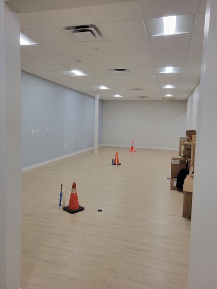 More Photos Of 3035 Lakeland Hills Blvd, Lakeland Medical For Lease