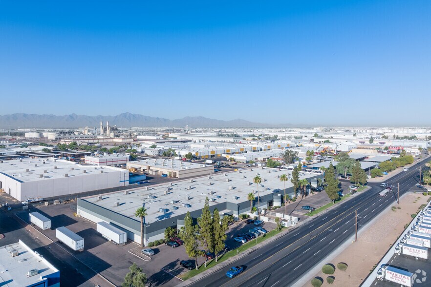 More Photos Of 4433 W Van Buren St, Phoenix Warehouse For Lease