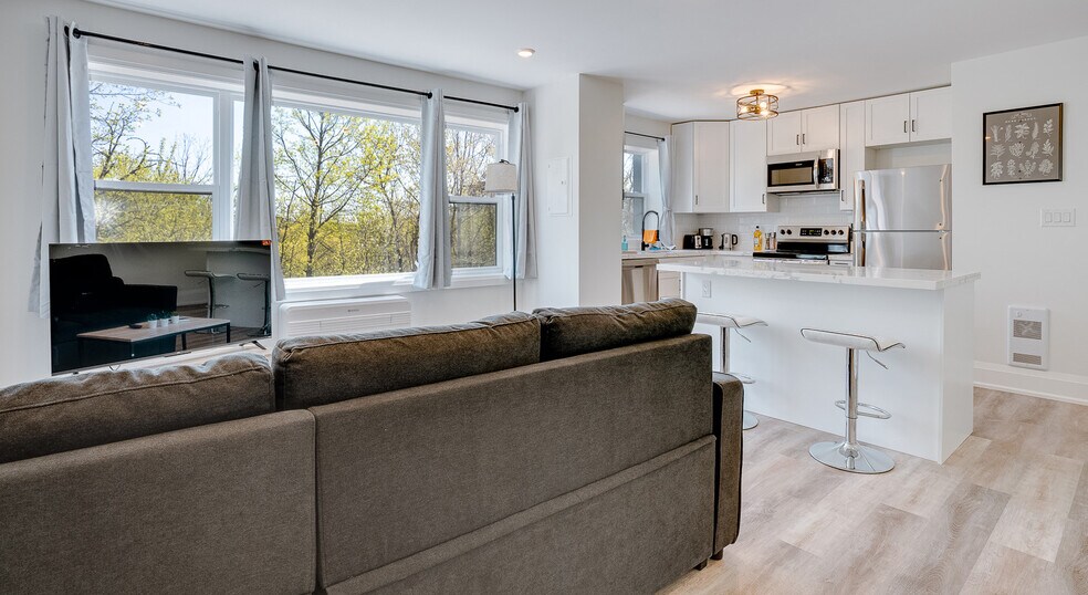 More Photos Of 17-19 Collier St, St Catharines Apartments For Sale