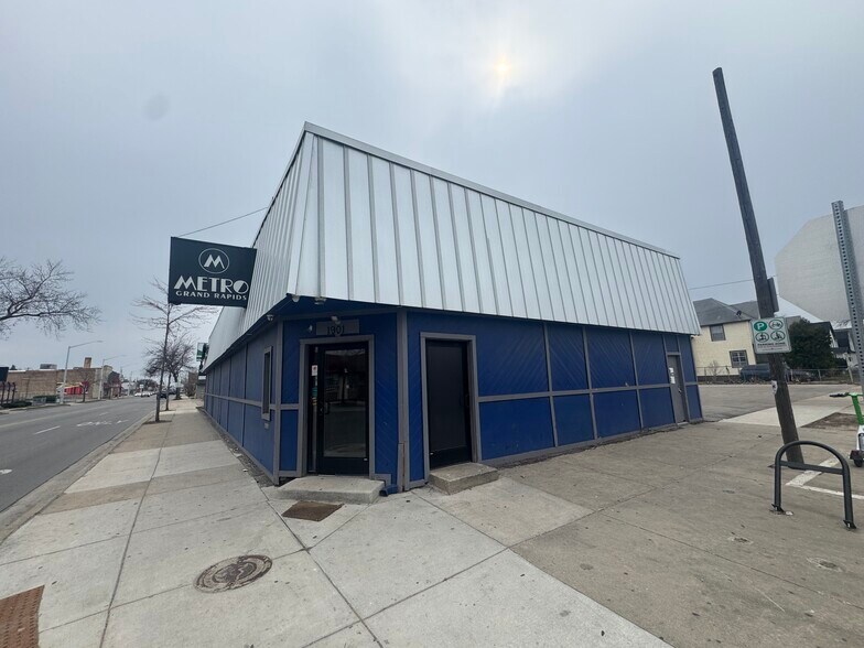 Primary Photo Of 1901 S Division Ave, Grand Rapids Restaurant For Sale