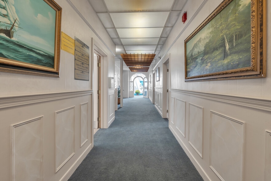 More Photos Of 294 Pleasant St, Stoughton Office For Lease