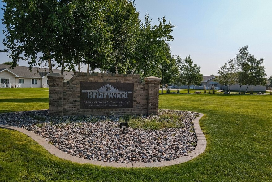 More Photos Of 10 20th St W, Williston Apartments For Sale